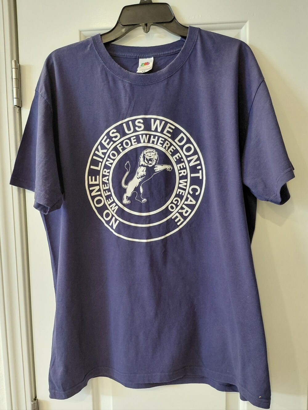Fruit of the Loom Men's Navy T-Shirt with White Lion Graphic